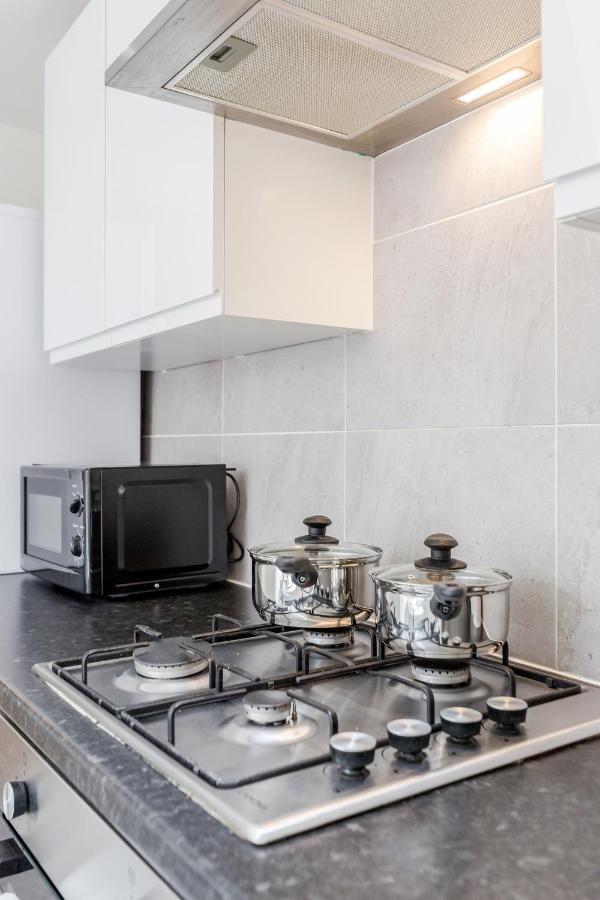 2 Bedroom Serviced Apartment لندن المظهر الخارجي الصورة