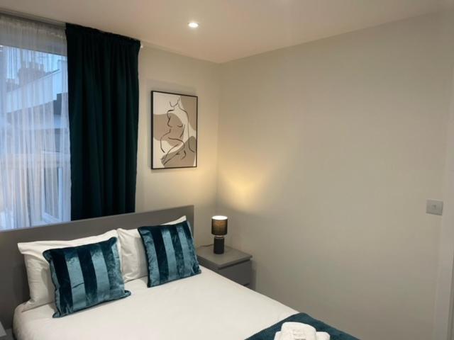 2 Bedroom Serviced Apartment لندن المظهر الخارجي الصورة